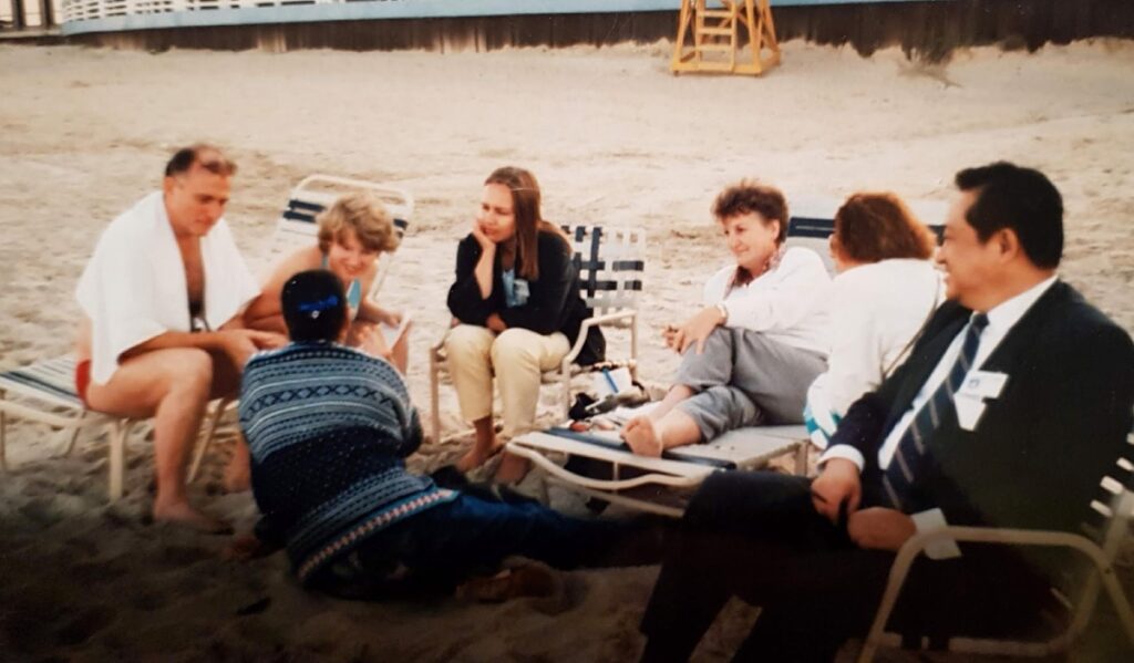 An early group gathering on the beach, shared by Anneke van ’t Wout as part of RiEN’s beginnings